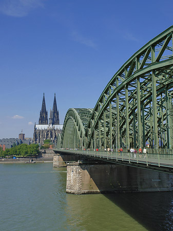 Foto Hohenzollernbrücke am Kölner Dom