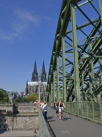 Foto Hohenzollernbrücke beim Kölner Dom - Köln