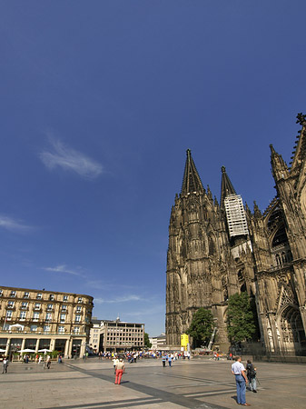 Kölner Dom mit Domhotel Foto 