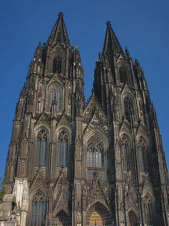 Fotos Touristen tummeln sich vor Kölner Dom | Köln