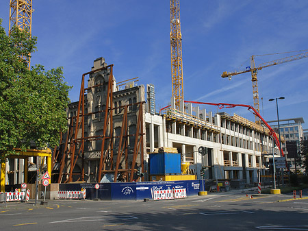 Baustelle auf der Kreuzung Komödienstraße Tunisstraße Fotos