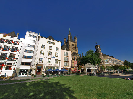 Groß St Martin hinter Fischmarkt Foto 