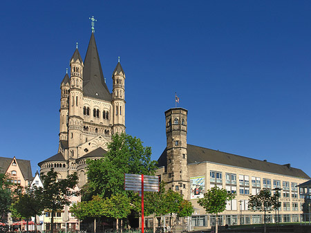 Fotos Schild vor Groß St.Martin | Köln