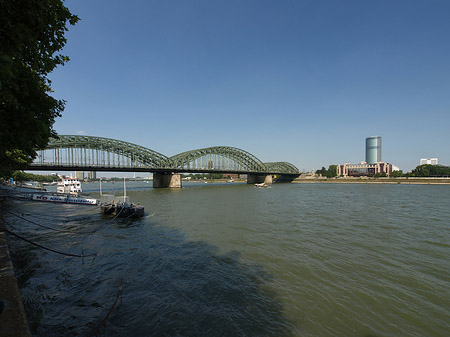 Hohenzollernbrücke reicht ans Kennedyufer