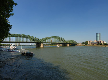 Fotos Hohenzollernbrücke reicht ans Kennedyufer | Köln