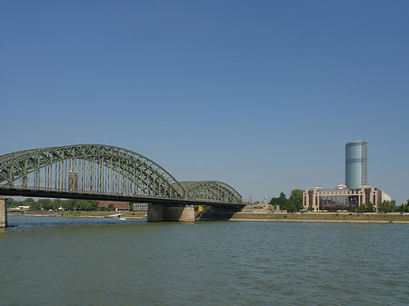 Fotos Hohenzollernbrücke reicht ans Kennedyufer | Köln