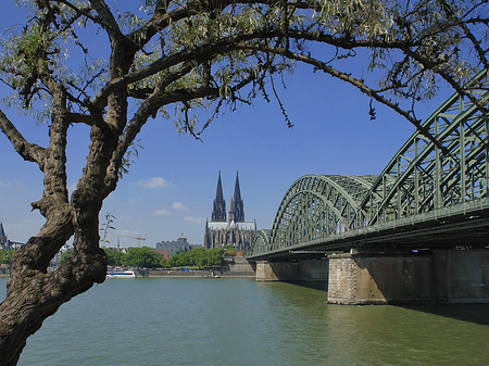 Foto Hohenzollernbrücke am Kölner Dom