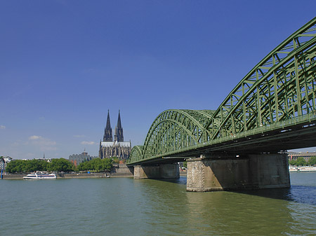 Foto Hohenzollernbrücke am Kölner Dom