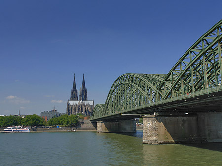 Hohenzollernbrücke am Kölner Dom