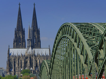 Hohenzollernbrücke beim Kölner Dom Fotos