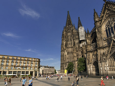 Foto Kölner Dom mit Domhotel