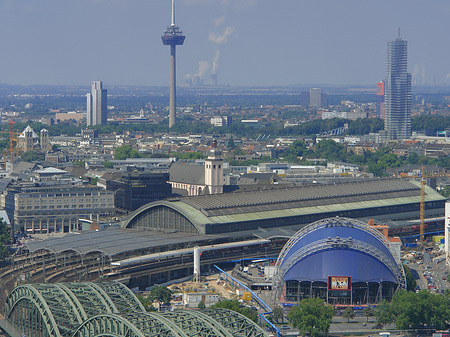 Foto Musical Dome vor Hauptbahnhof - Köln