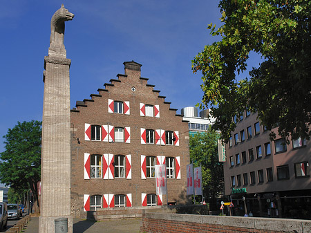 Fotos Wolfsstatue und Stadtmuseum