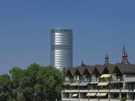 Lufthansa vor Triangelturm