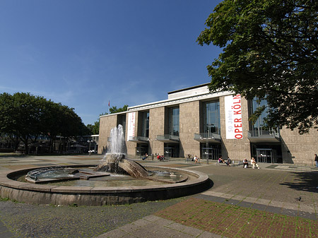 Foto Oper Köln mit Brunnen - Köln