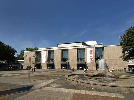 Foto Oper Köln mit Brunnen - Köln