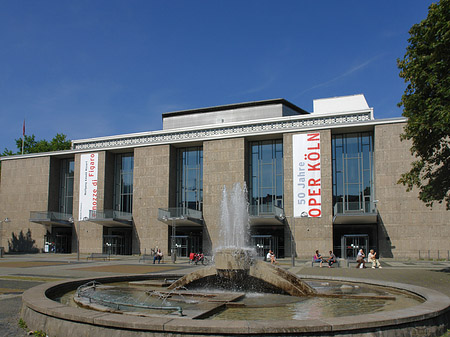 Foto Oper Köln mit Brunnen - Köln