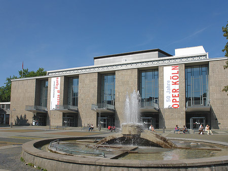 Foto Oper Köln mit Brunnen - Köln