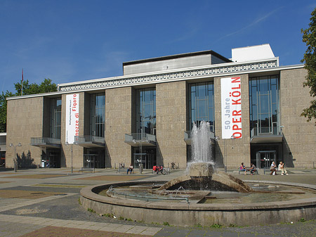 Foto Oper Köln mit Brunnen - Köln