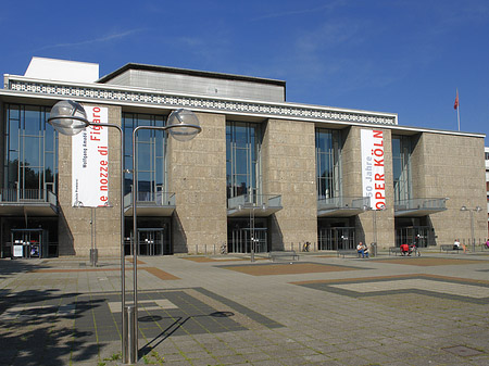 Foto Oper Köln mit Brunnen - Köln