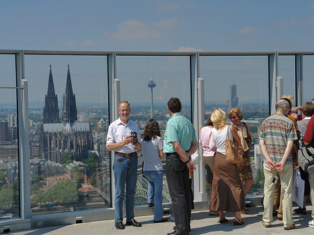 Fotos Besucher gucken auf den Kölner Dom | Köln