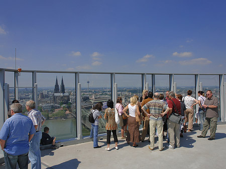 Foto Besucher gucken auf Köln - Köln