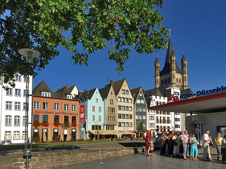 Fotos Schlange stehen für Köln-Düsseldorfer | Köln