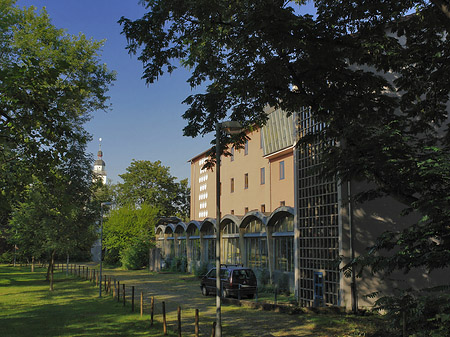 Fotos Schule mit St Maria vom Frieden