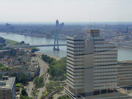 Foto Severinsbrücke mit Lufthansa