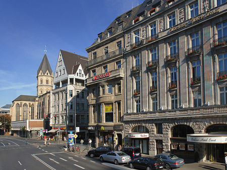 Fotos St Andreas mit Komödienstraße und Häusern | Köln