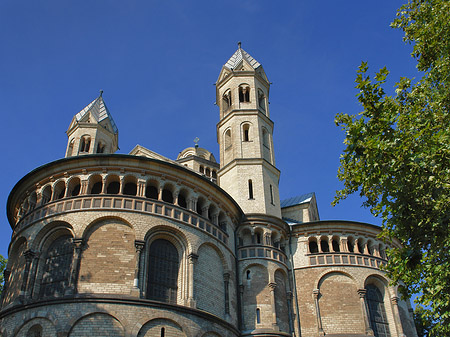 Foto Seitentürme und Westturm der St Aposteln